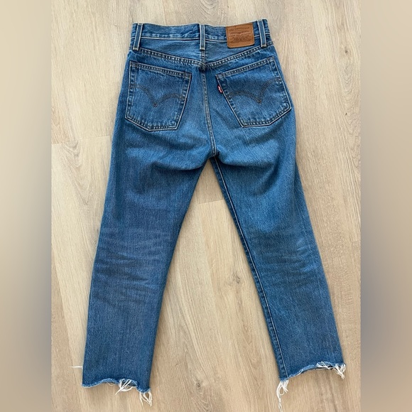 Levis Wedgie Straight - Size 24 - Picture 2 of 5